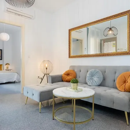 Esencia Sevillana Y Modernidad En Centro Historico *